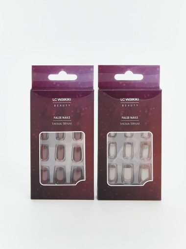 ناخن مصنوعی  ال سی وایکیکی