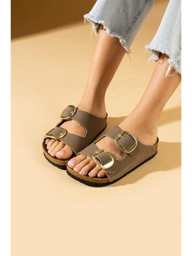 دمپایی  پمبه پوتین